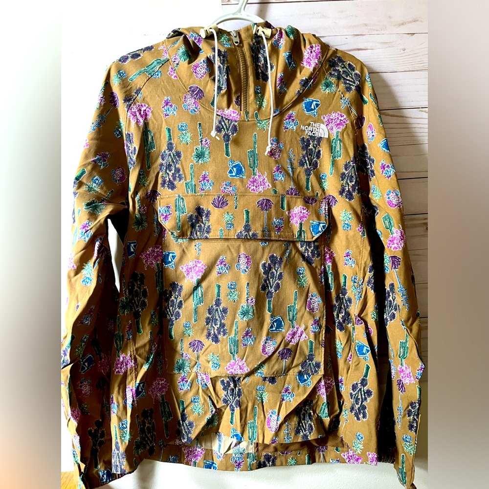 Unusual print The North Face pull over wind breaker jacket men’s small
